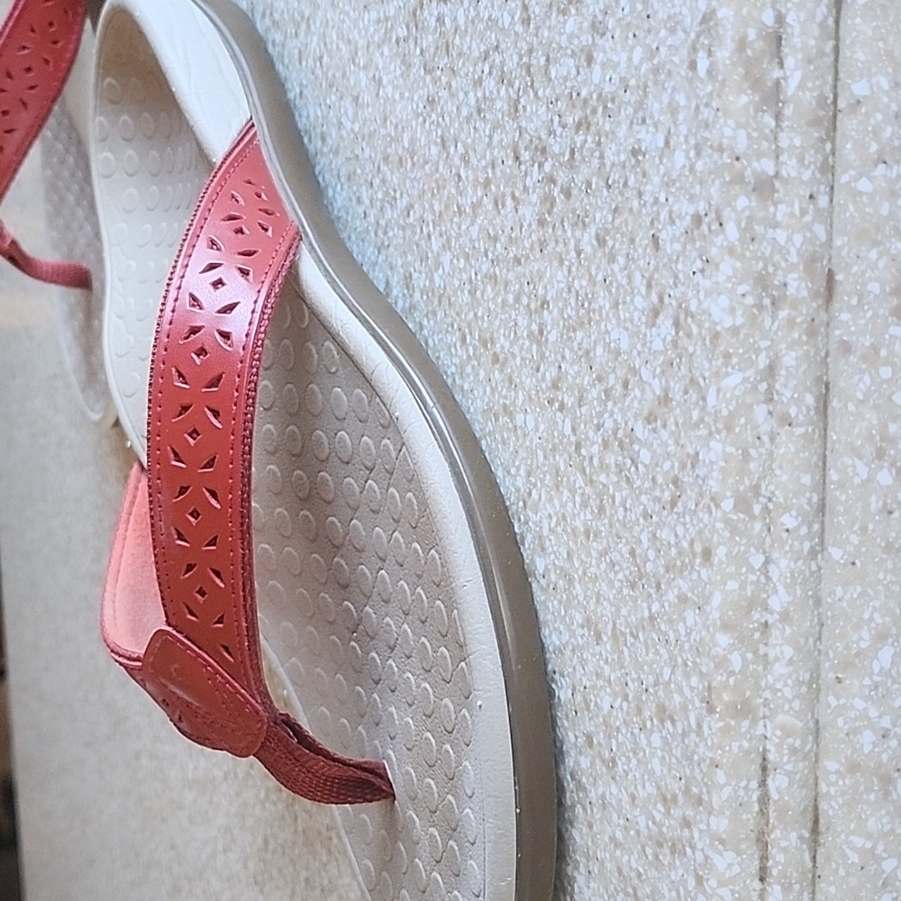 Vionic Orthotic Toe Post Sandal With Vio Motion Rust Size 8 - Picture 4 of 9